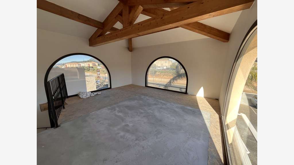 A louer local commercial 60m² Ollioules Av Monnet