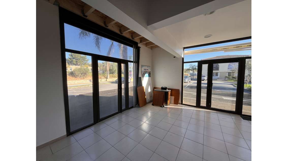 A louer local commercial 60m² Ollioules Av Monnet