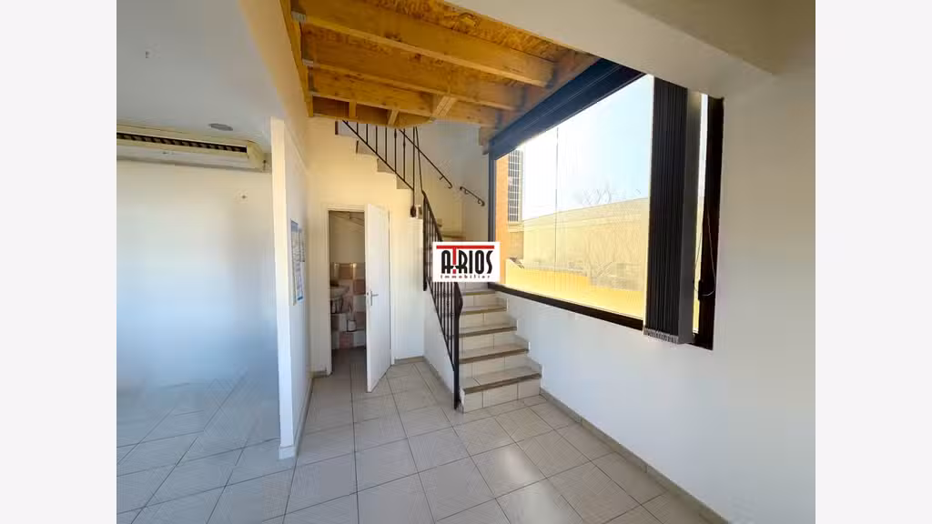 Loue local commercial 61m² Ollioules bord de route