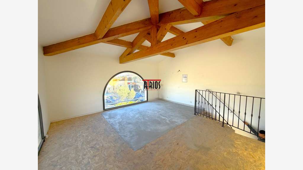 LOCAL COMMERCIAL 61 M²