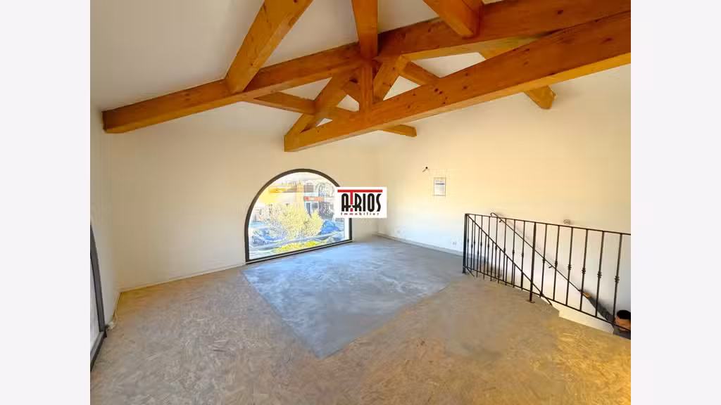 Loue local commercial 61m² Ollioules bord de route