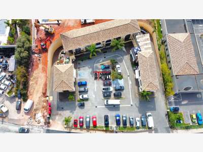 LOCAL COMMERCIAL 61 M²