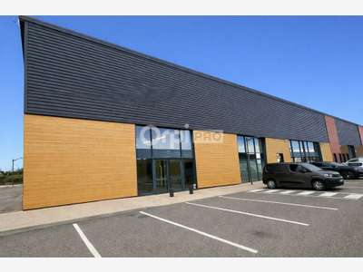 Local commercial 486m² à louer à Orange
