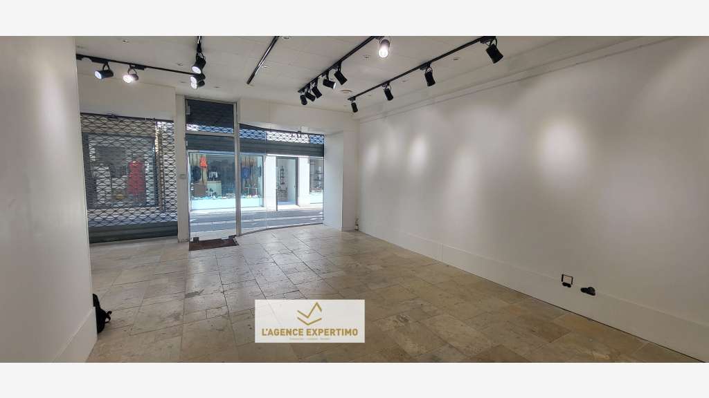 Local commercial 76 m²