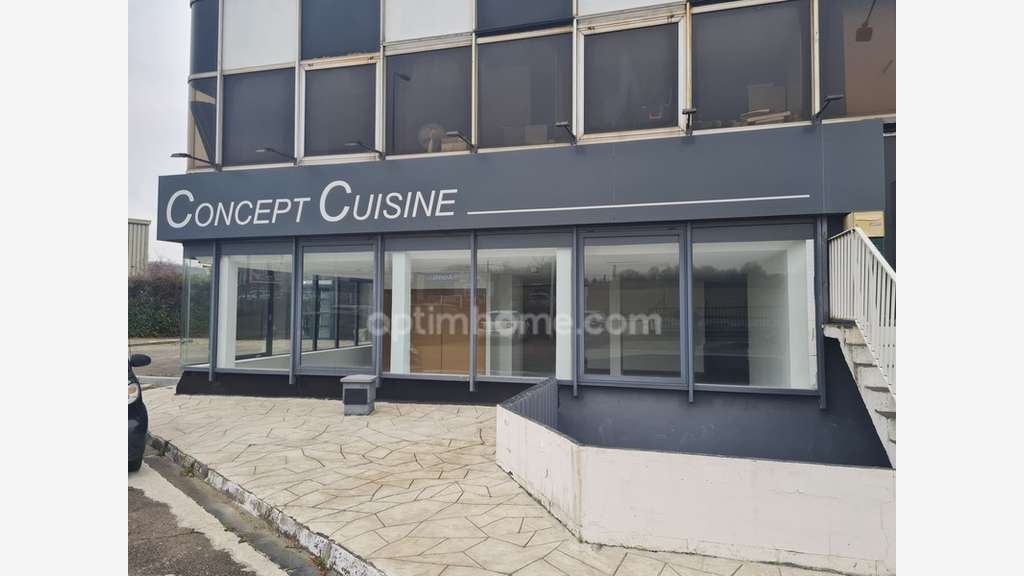 Local 197m² avec bureau et parking ZAC Orgeval N13
