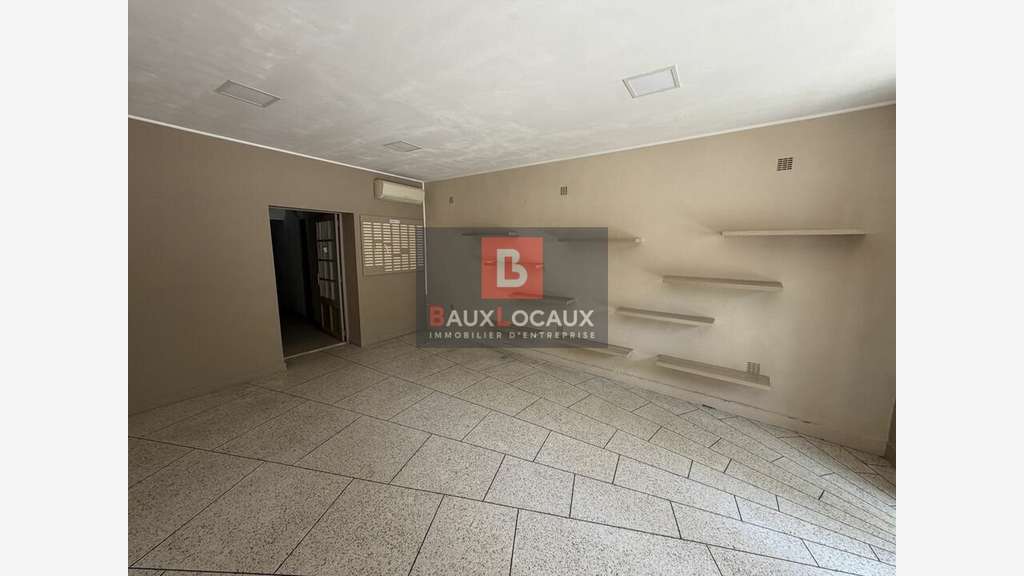 Local commercial de 30m² à louer à Orgon centre