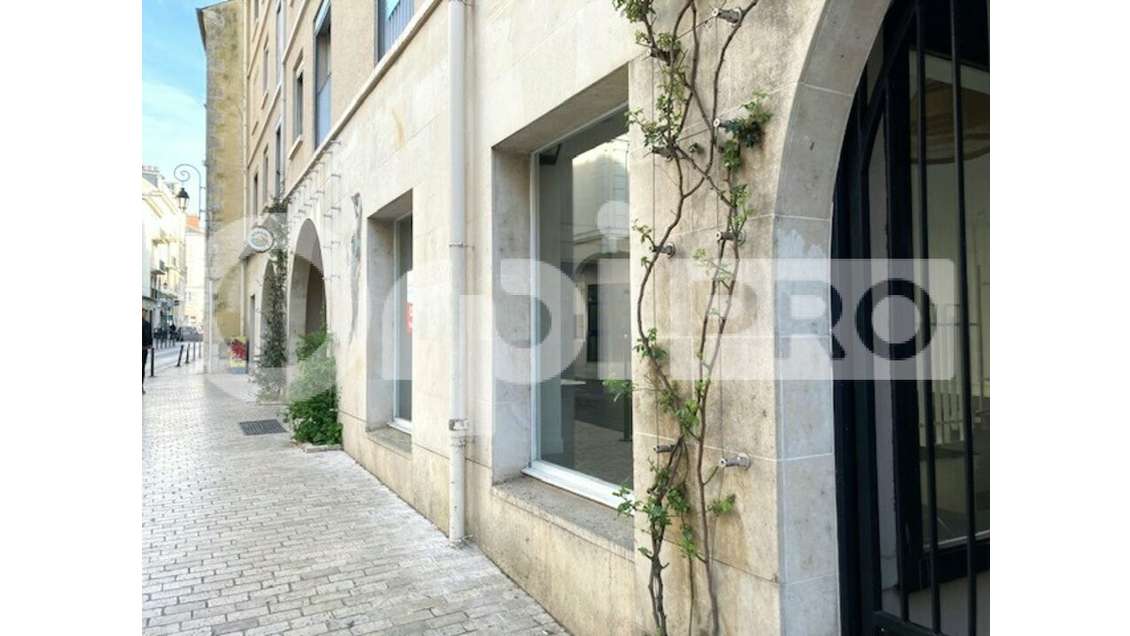 A louer boutique 84m² hyper centre d'Orléans
