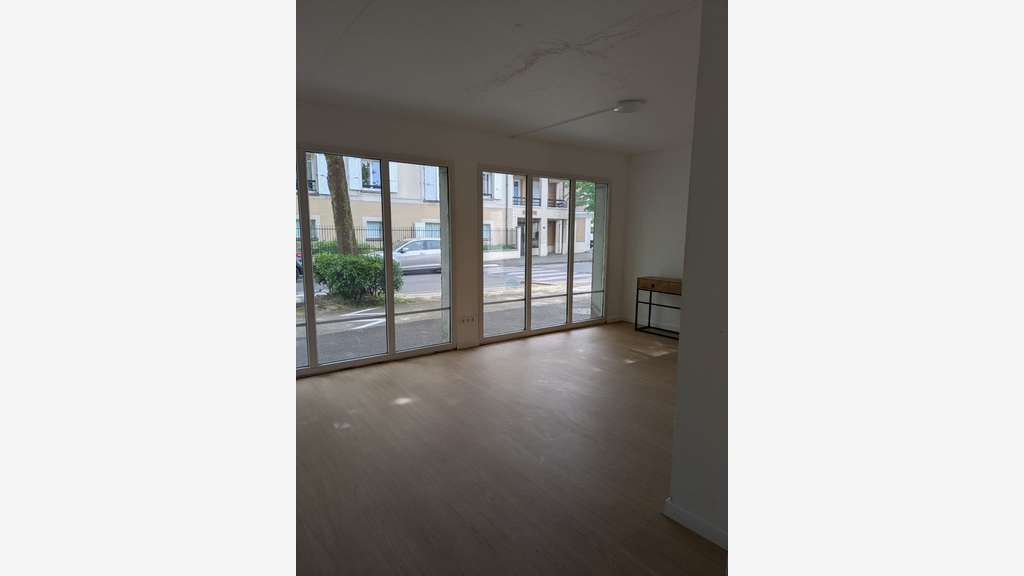 Local 58m² à Orléans secteur Jardin des Plantes  