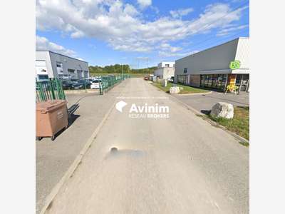 A louer local commercial de 120m² centre Ornex