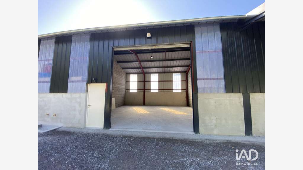 A louer hangar récent 80m² en ZA à Orthevielle