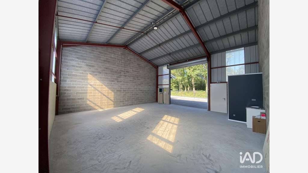 A louer hangar récent 80m² en ZA à Orthevielle
