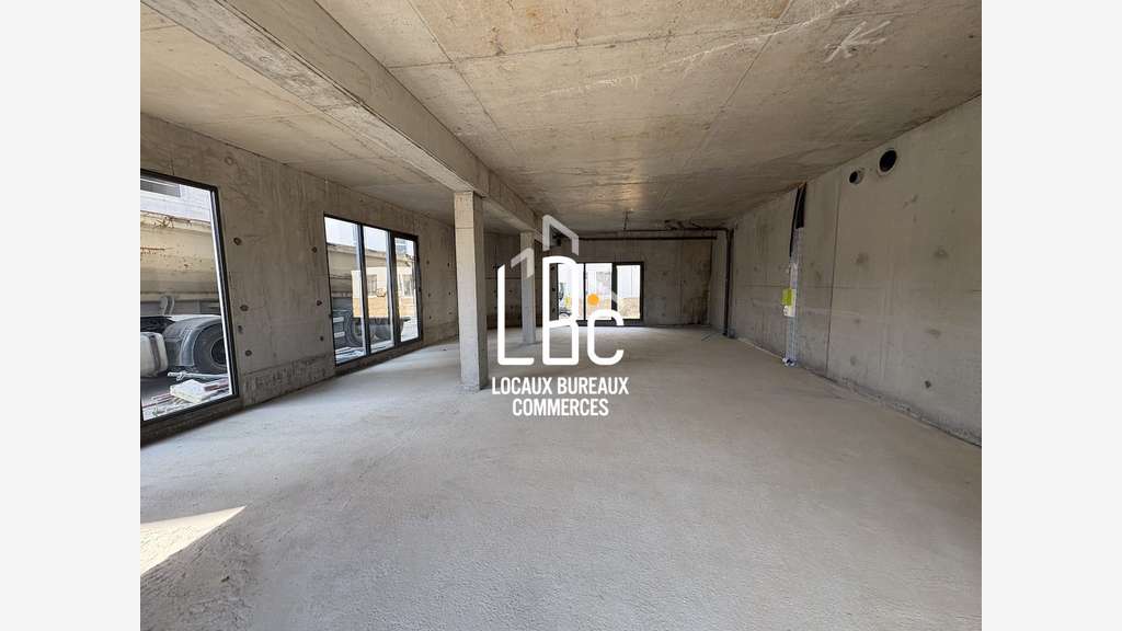 A louer cellule commerciale neuve 112m² à Orvault