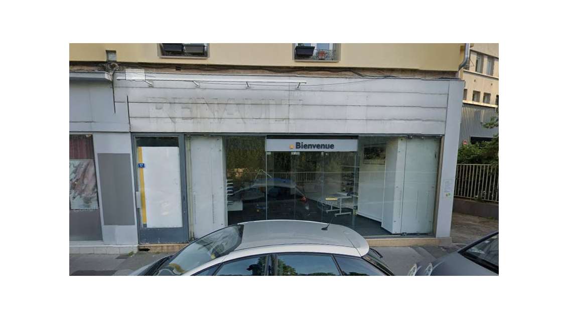 A louer grand local 620m² proche métro à Oullins 