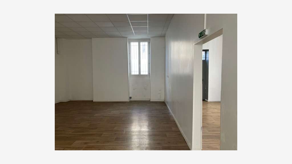 A louer local 128m² à Oullins avenue Jean-Jaurès