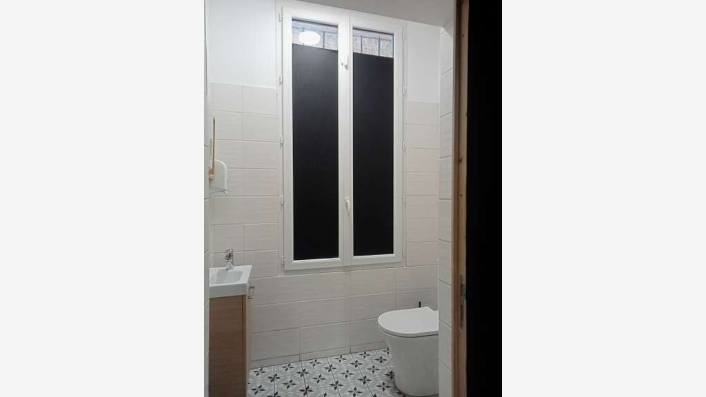 A louer local 67m² Oullins centre et rue passante