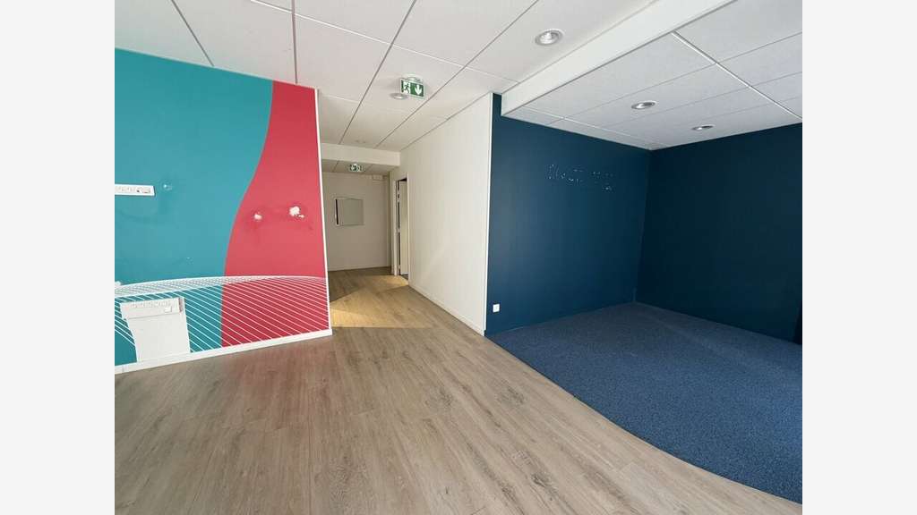 Local commercial 120m² à louer à Oullins centre