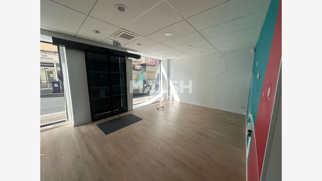 LOCAL COMMERCIAL À LOUER - 120 m² - OULLINS