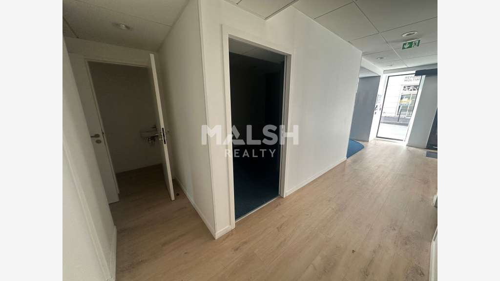 LOCAL COMMERCIAL À LOUER - 120 m² - OULLINS
