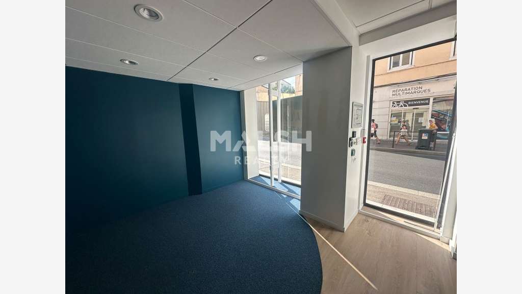 LOCAL COMMERCIAL À LOUER - 120 m² - OULLINS