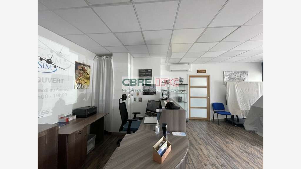 Loue local commercial de 80m² à l'entrée de Pau