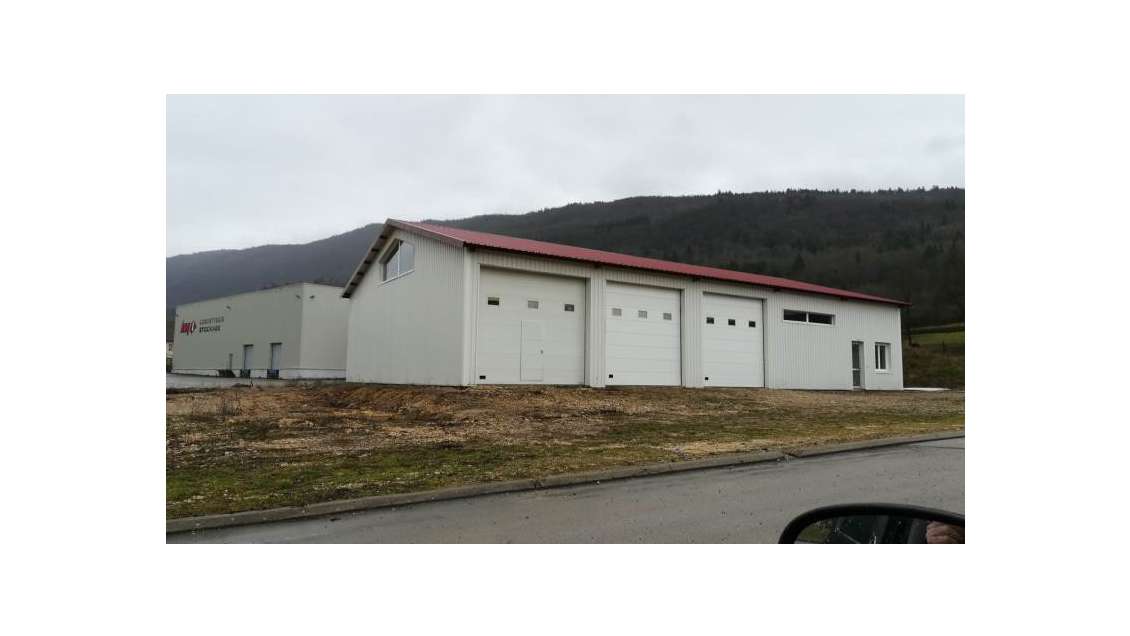 A louer entrepôt 380m² à Lavancia près d'Oyonnax