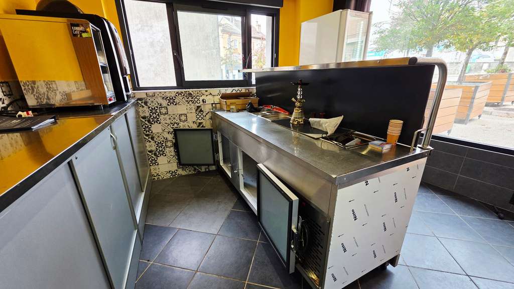 A louer local commercial de 85m² à Oyonnax