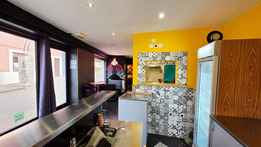 A louer local commercial de 85m² à Oyonnax