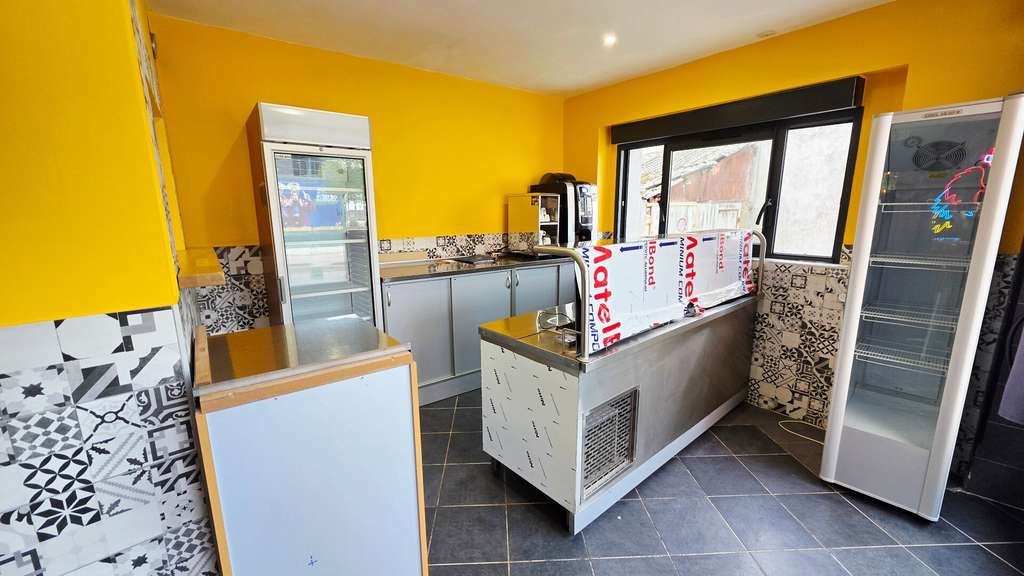 A louer local commercial de 85m² à Oyonnax
