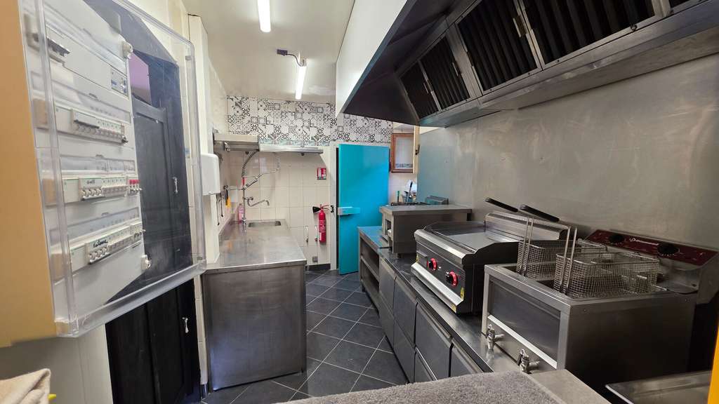 A louer local commercial de 85m² à Oyonnax