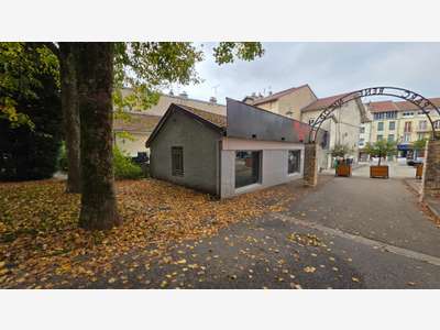 A louer local commercial de 85m² à Oyonnax