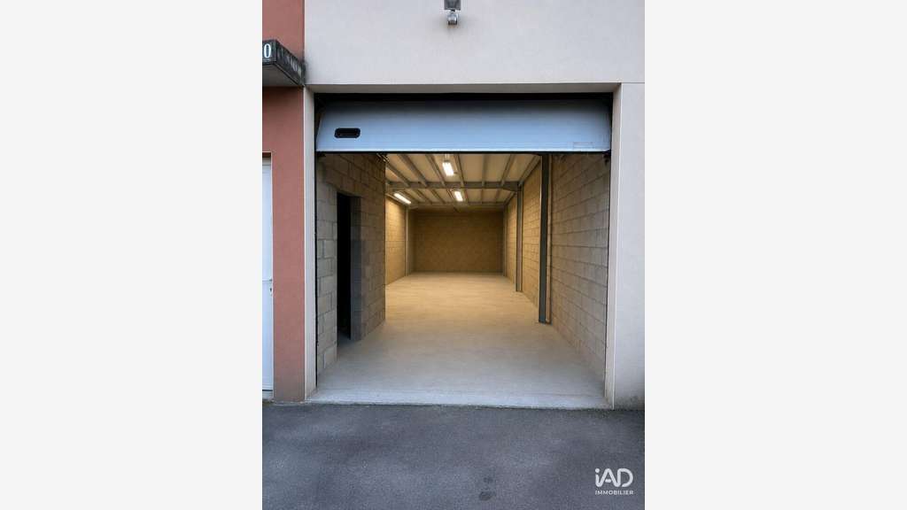 A louer local d’activité 95m² ZI Ozoir-la-Ferrière