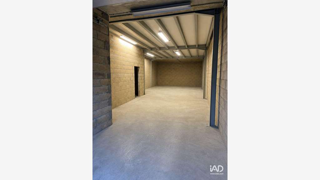 A louer local d’activité 95m² ZI Ozoir-la-Ferrière