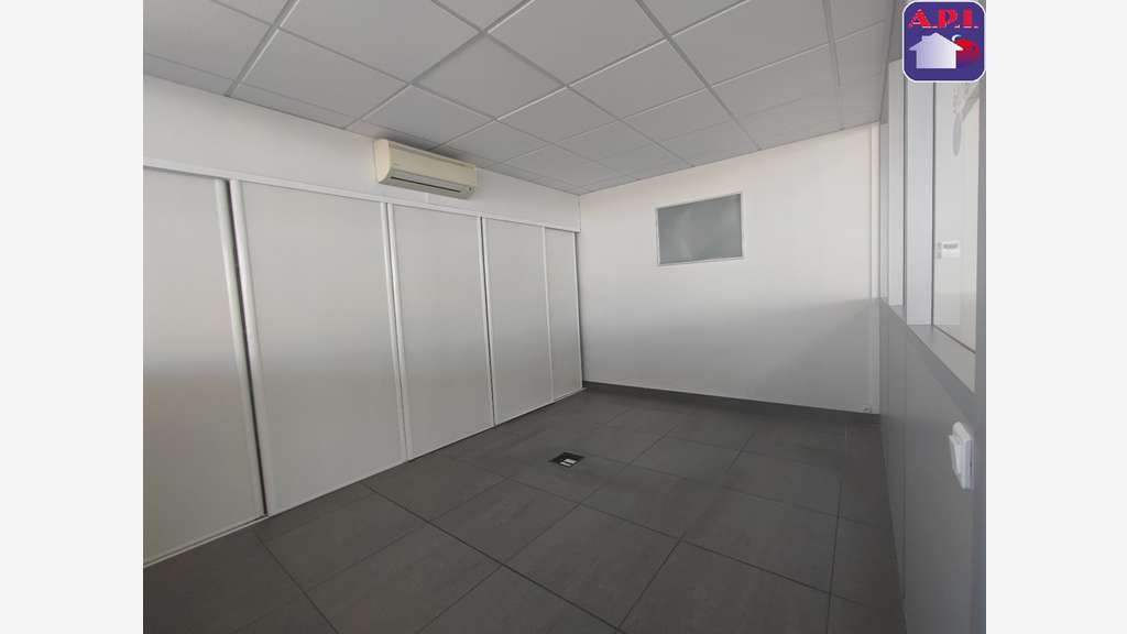 A louer local commercial 400m² ZC de Pamiers