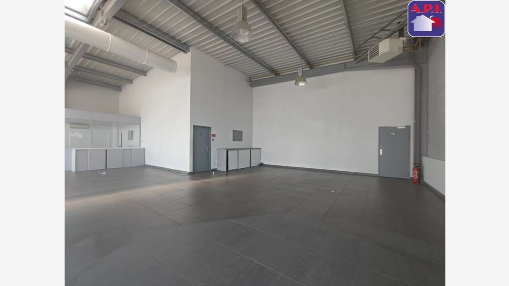 A louer local commercial 400m² ZC de Pamiers
