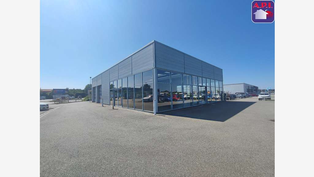 A louer local commercial 400m² ZC de Pamiers