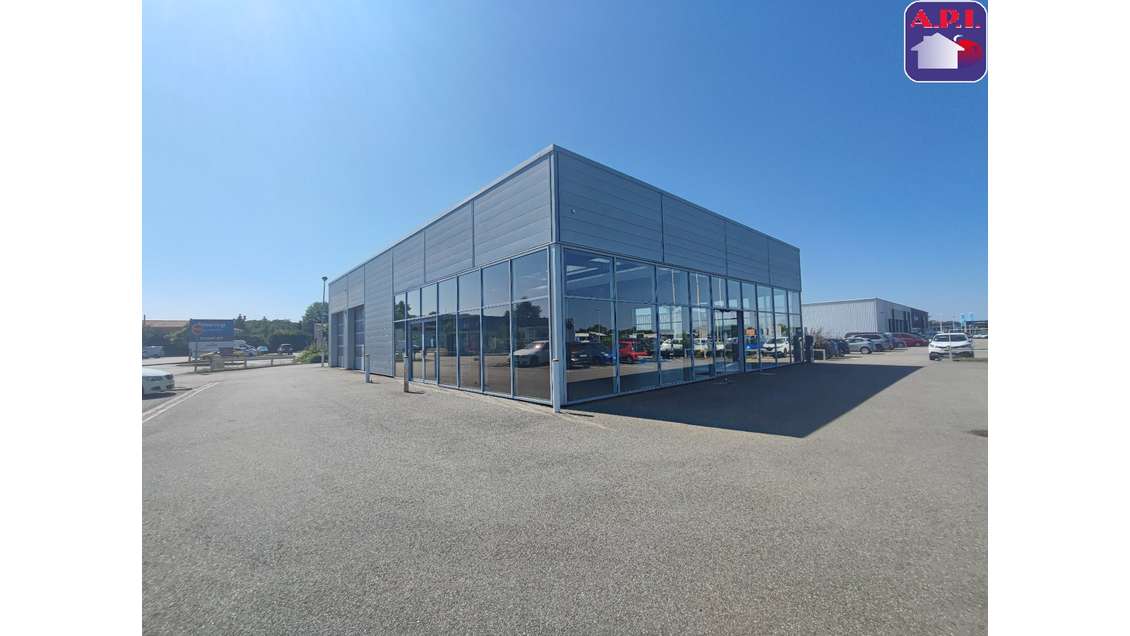 A louer local commercial 400m² ZC de Pamiers