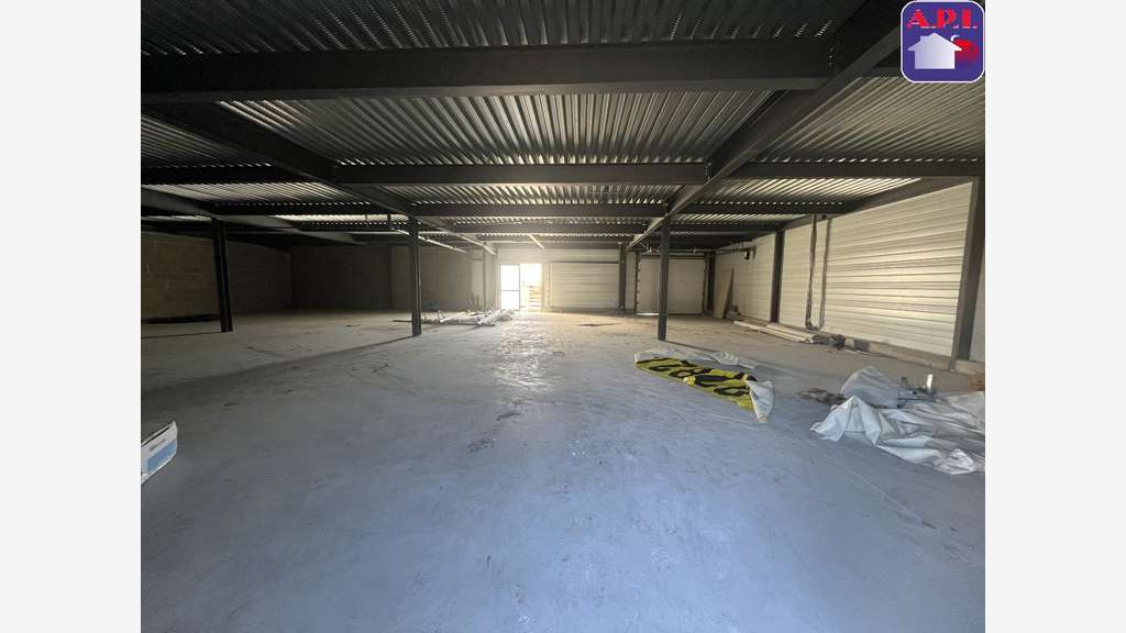 A louer entrepôt 320m² zone commerciale de Pamiers