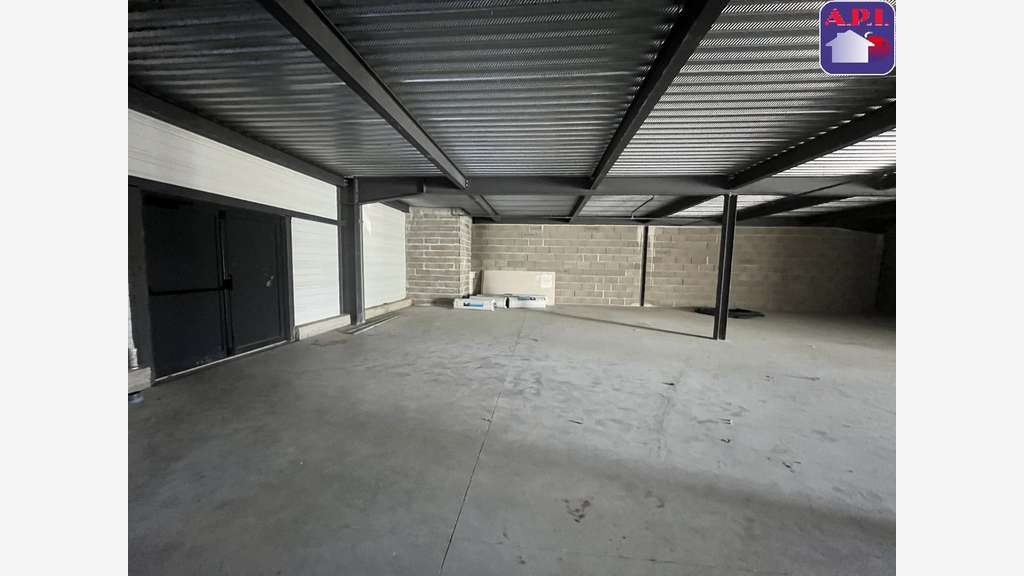 A louer entrepôt 320m² zone commerciale de Pamiers