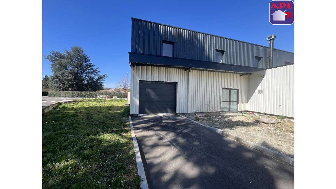 A louer entrepôt 320m² zone commerciale de Pamiers