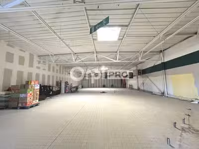 A louer cellule commerciale 400m² à Panazol