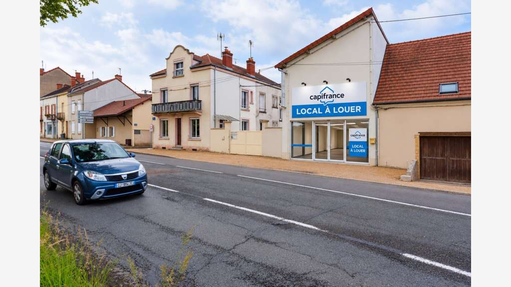 Local/bureau 245M2 à louer PARAY LE MONIAL (71) 