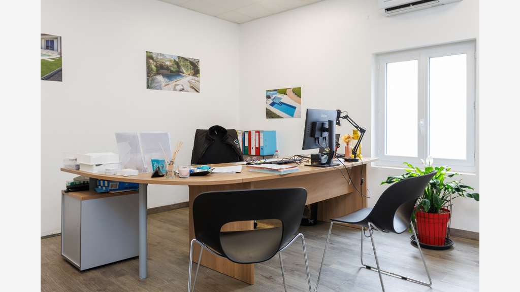 Local/bureau 245M2 à louer PARAY LE MONIAL (71) 