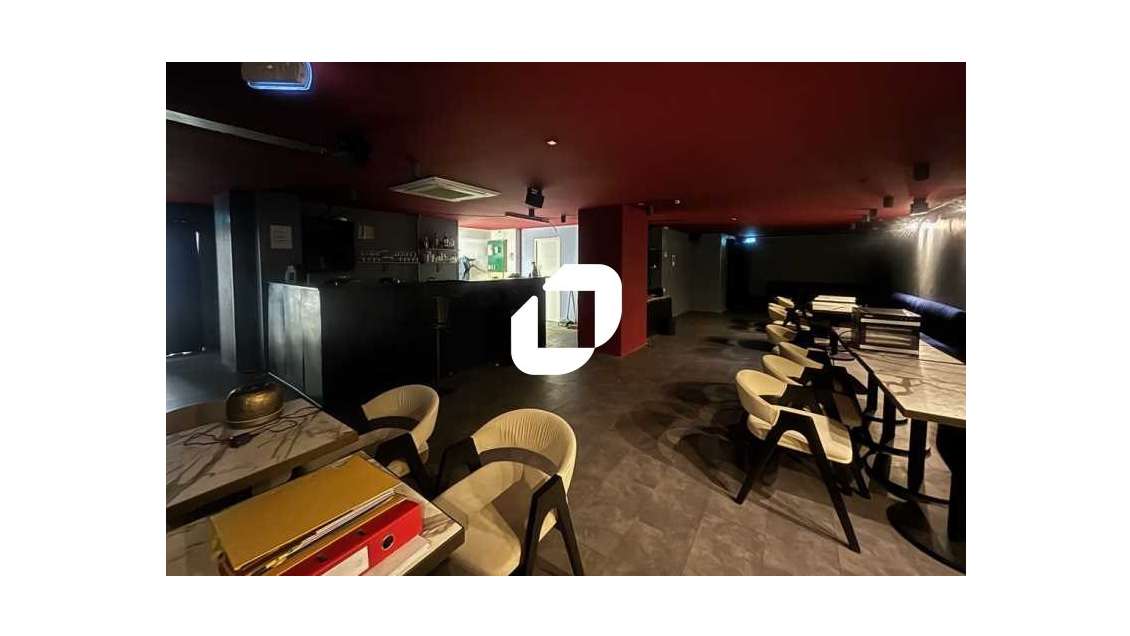 A louer Local commercial 211m² Paris