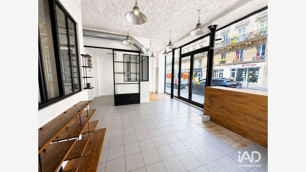 A louer local commercial 150m² à Paris