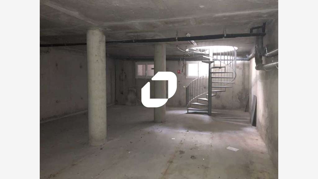 A louer Local commercial 189m² Paris