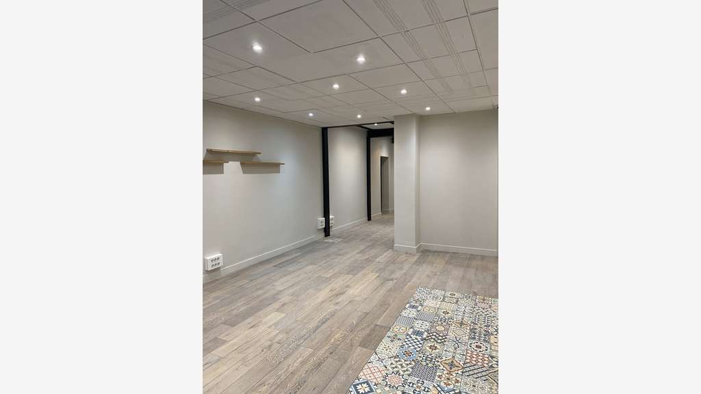LOCATION PURE LOCAL 81 M² PARIS 10