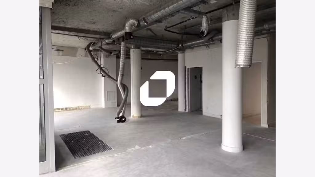 A louer Local commercial 189m² Paris