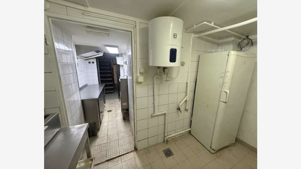 A louer local commercial Paris 11e Rue des Boulets