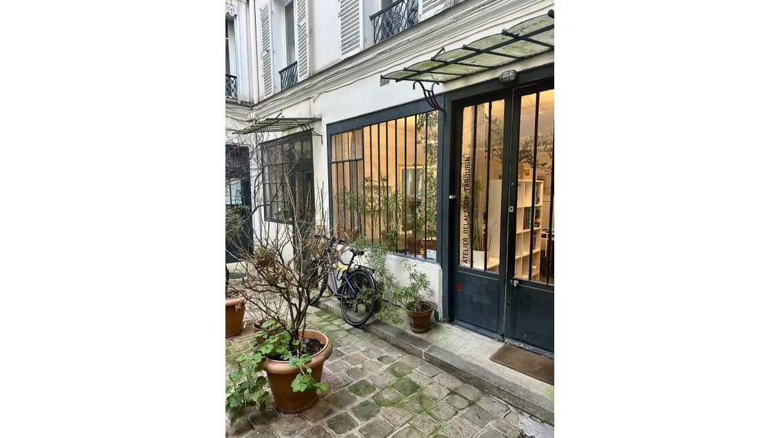 A louer local 53m² à Paris 11e République Goncourt