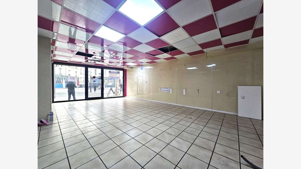 Location pure 76 m² rue du Faubourg St Antoine